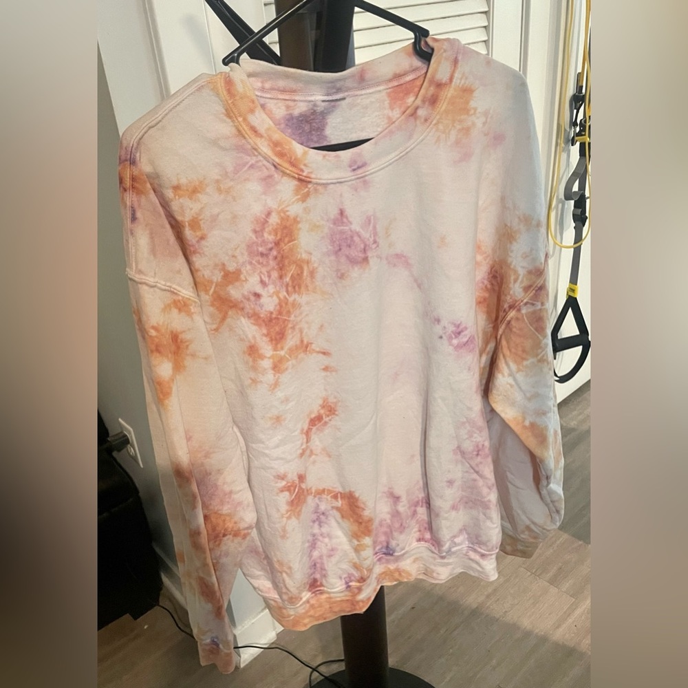 Urban Renewal Monochrome Tie-Dye Crew Neck Sweatshirt in Pink/Orange